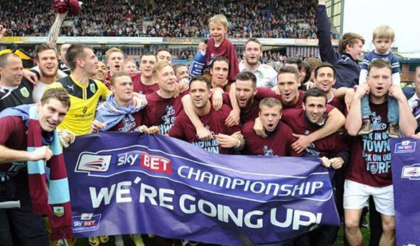 关键时刻挺身而出，帕罗特是爱尔兰首位世预赛客场戴帽的球员（帕罗特关键时刻爆发，成爱尔兰首位在世预赛客场上演帽子戏法的球员）