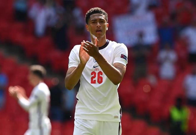 马斯切拉诺：看到38岁的梅西还能如此积极拼抢真是令人惊叹（马斯切拉诺惊叹：38岁梅西依旧拼抢积极，令人难以置信）