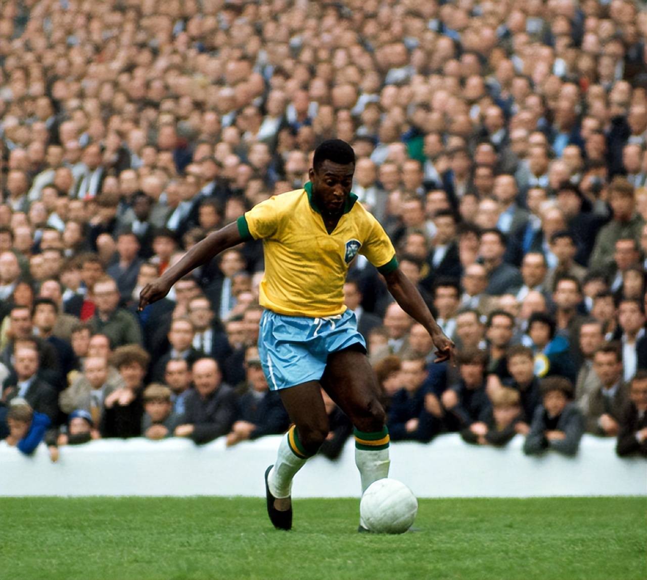 诺伊尔：上半场你能看到谁是更强的队伍；下半场比赛完全不同（诺伊尔：上半场高下立见，下半场完全是另一回事）