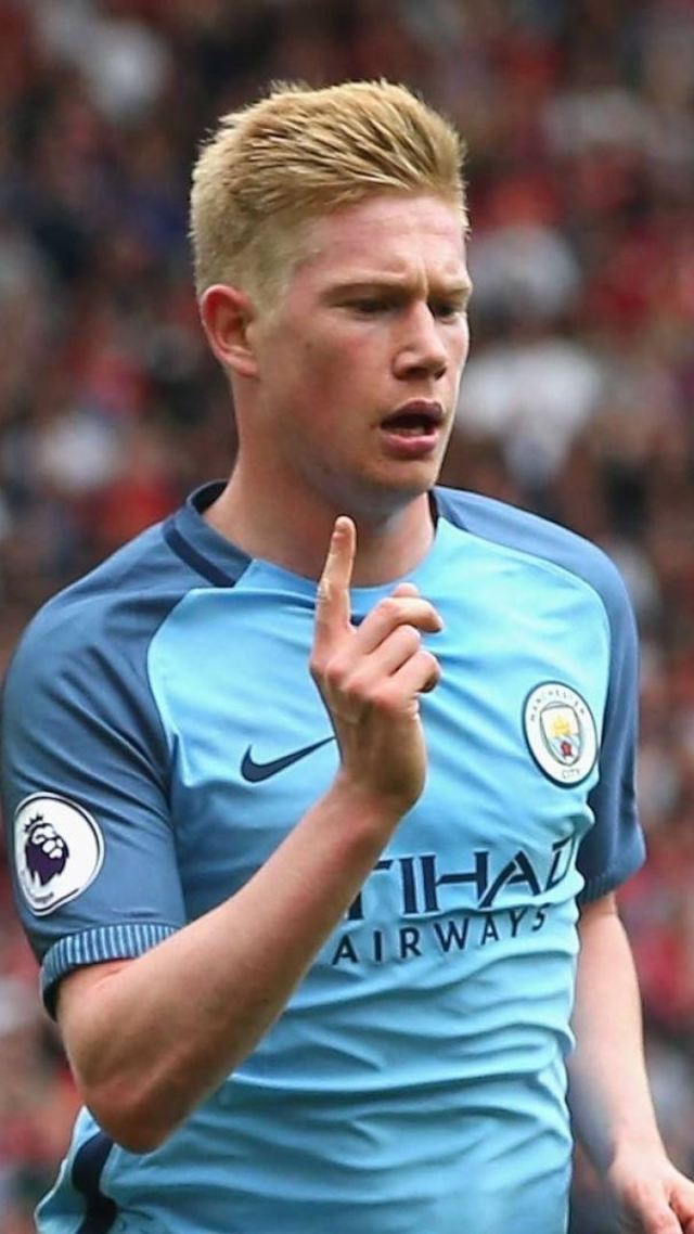 欧冠进球榜更新：莱万连续破门,（欧冠射手榜刷新：莱万连场建功）