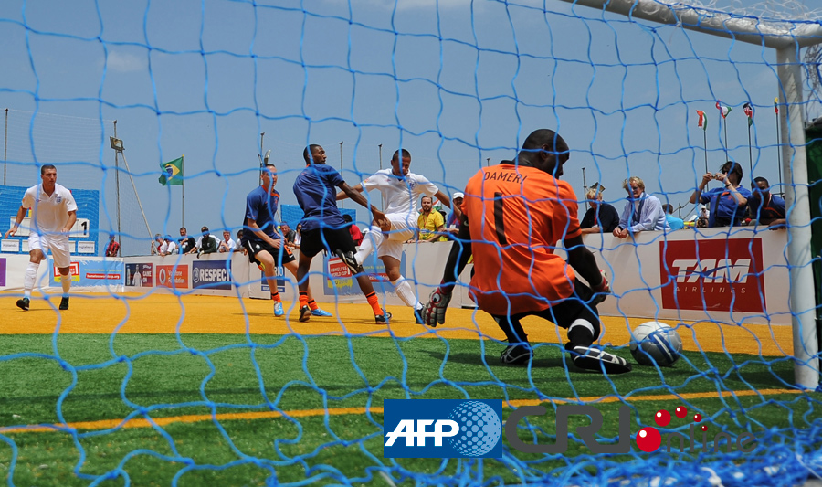 武器大师怎么办啊？SBV精英队史首次荷甲客场击败阿贾克斯（武器大师如何应对？SBV精英荷甲队史首次客场击败阿贾克斯）