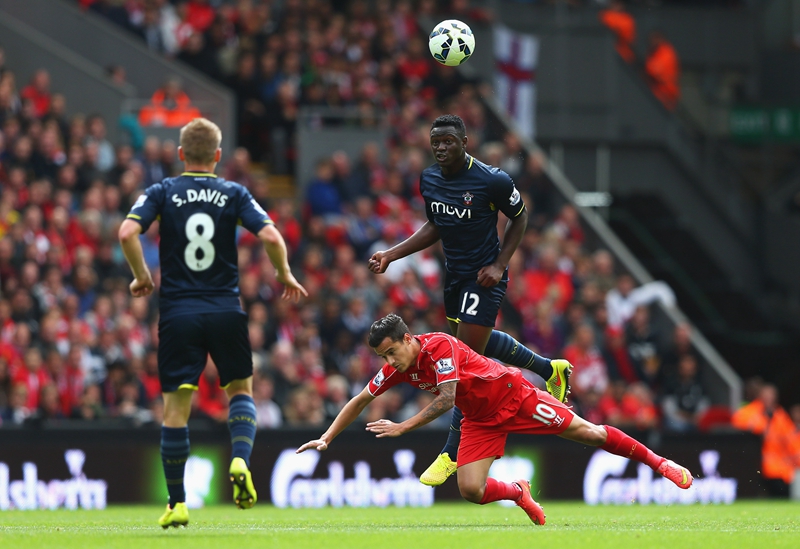 这脚爆射有火箭推进器吧？（这一脚劲射是装了喷气引擎吗？）