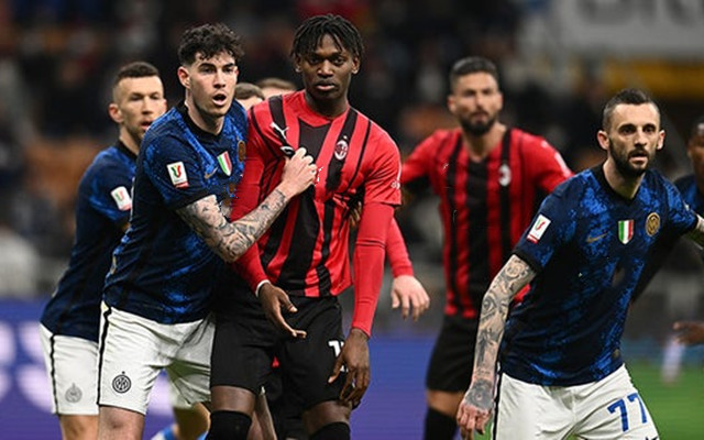 三连冠！上海海港加冕2025赛季中超冠军，摘下队史中超第四星（上海海港三连霸！加冕2025中超王者，队史第四星闪耀）